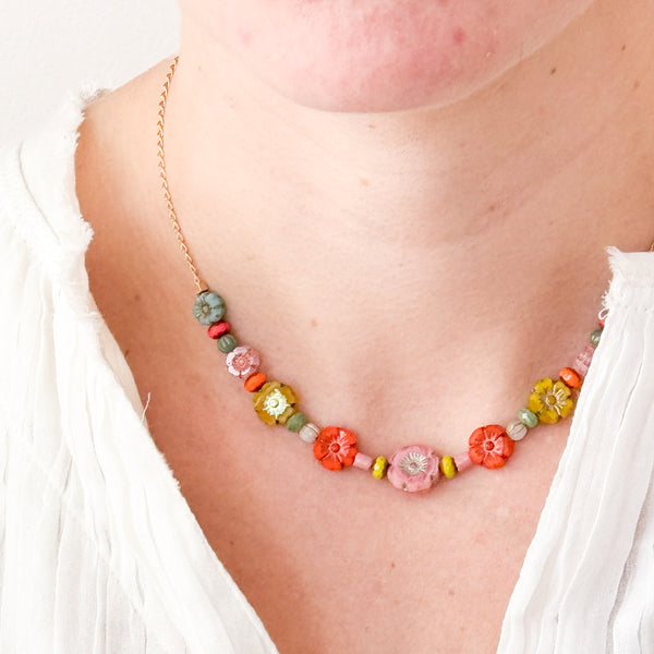 Dainty Flower Field Necklace