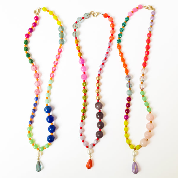 Mixed-Size And Color Glass Bead Pendant Necklace