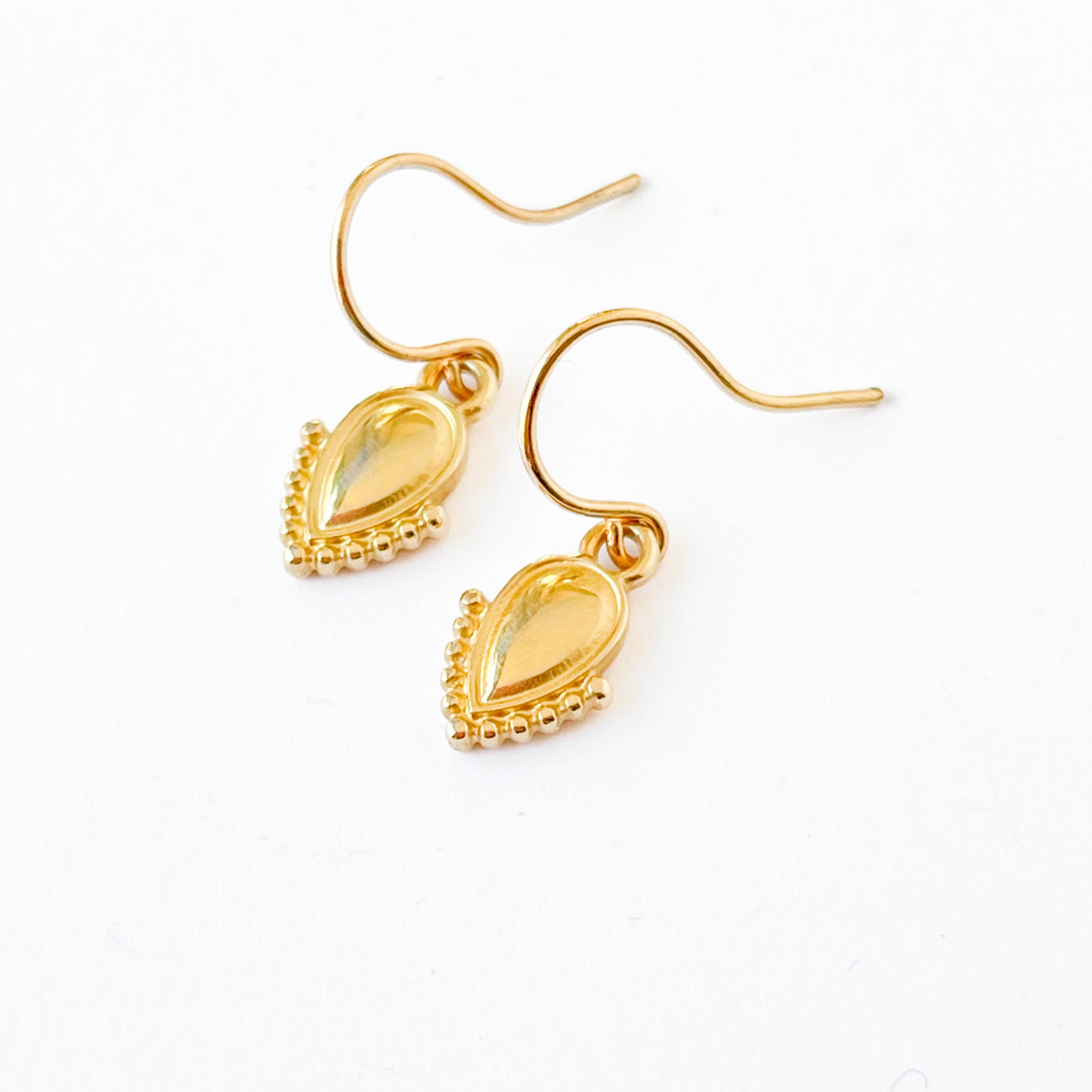 The Noelle Gold Huggie Hoop Earrings – Modern Gents
