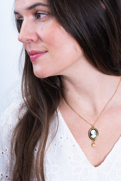 Black Cameo Pendant Necklace