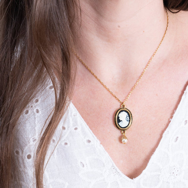 Black Cameo Pendant Necklace