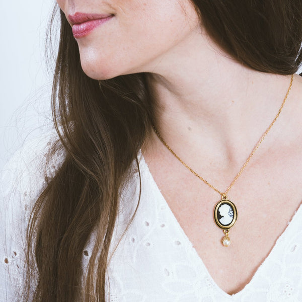 Black Cameo Pendant Necklace