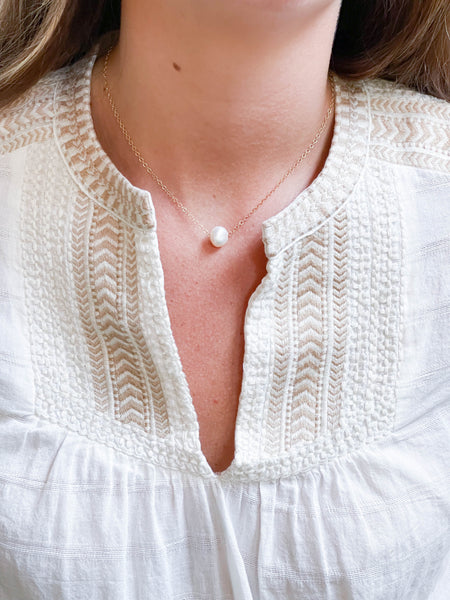 Single floating pearl